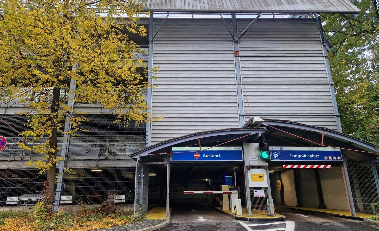 Parkhaus Longoliusplatz Einfahrt