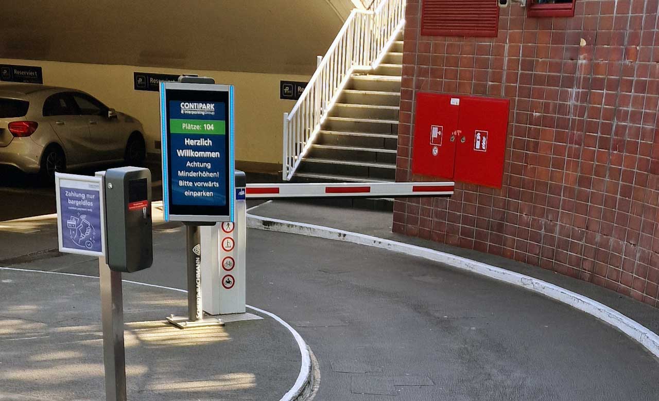 Tiefgarage Los Angeles Platz in Berlin Einfahrt