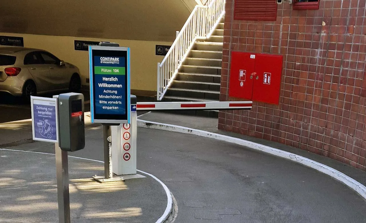 Tiefgarage Los Angeles Platz in Berlin Einfahrt