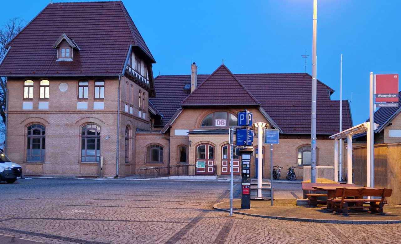 Parkplatz Warnemünde Bahnhof