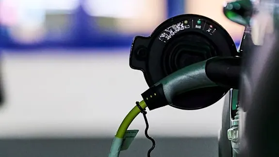 header picture ev charging DE