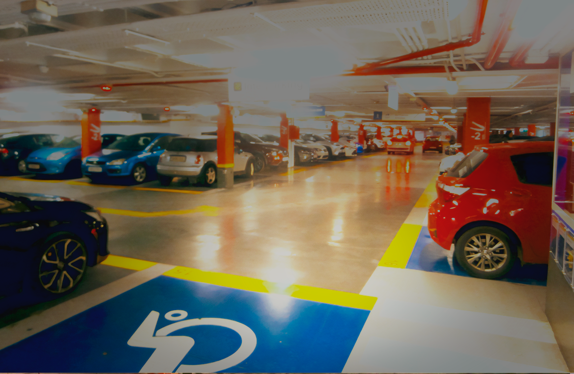 car park  right in the historic centre, ideal for visits and local tourism.