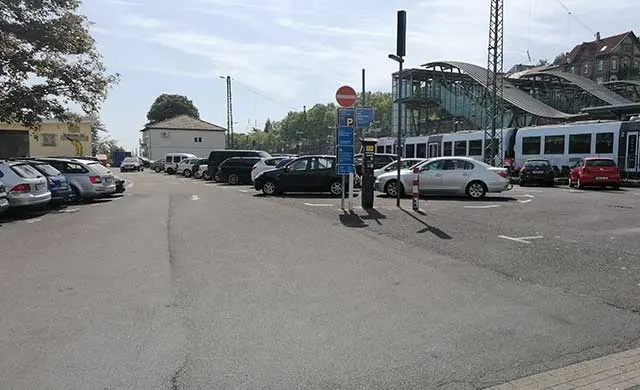 Parkplatz Hauptbahnhof in Neustadt