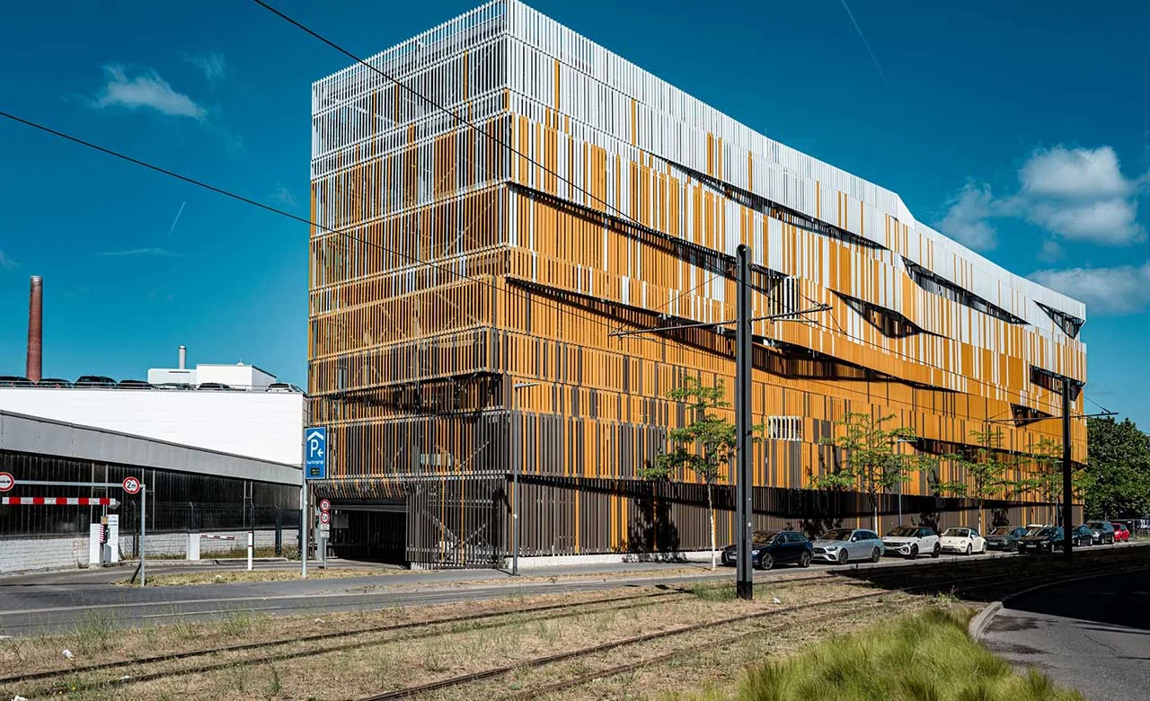 Parkhaus Zollhafen Mainz Außenansicht der Garage