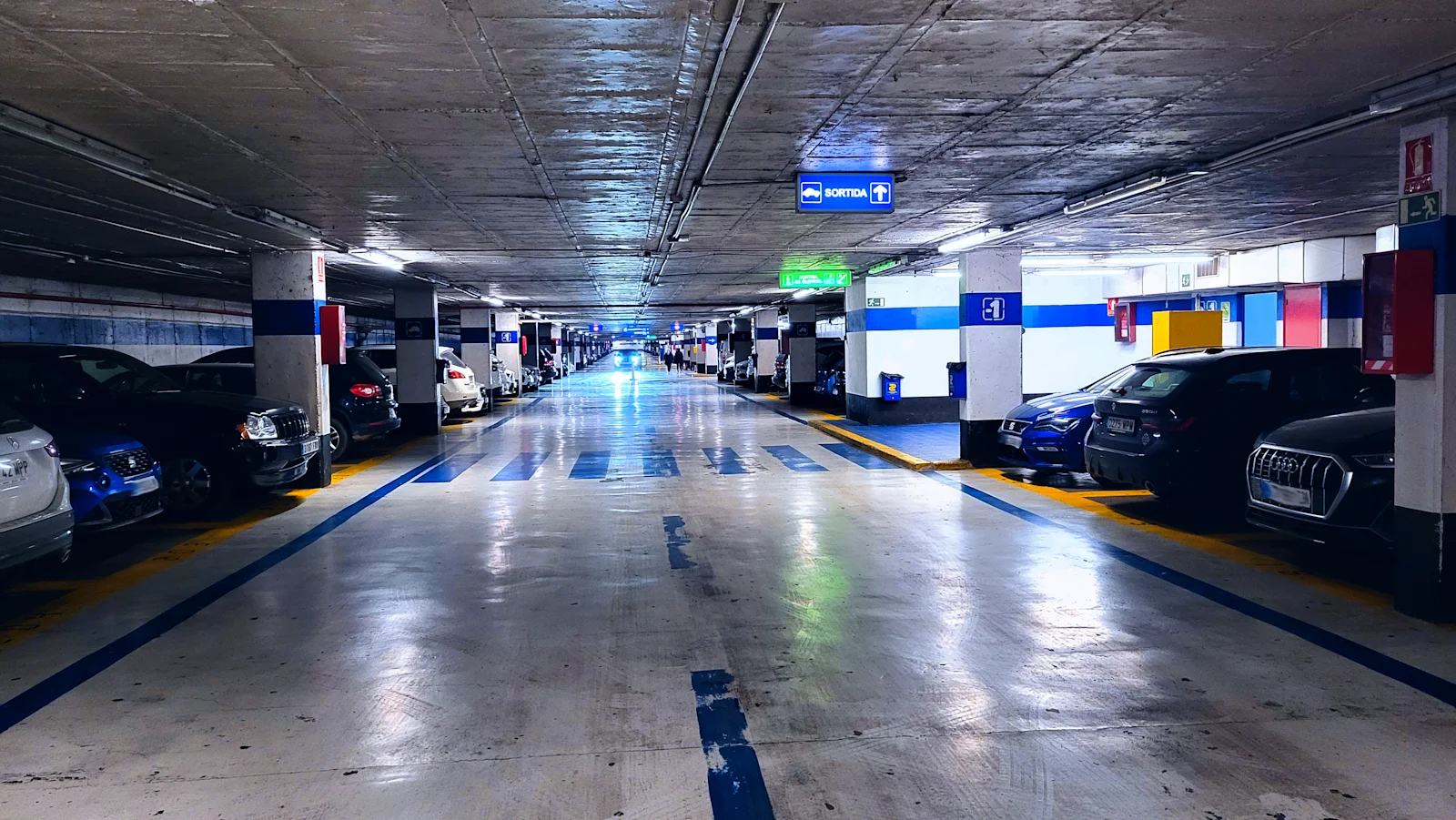 car park right in the historic centre, ideal for visits and local tourism.