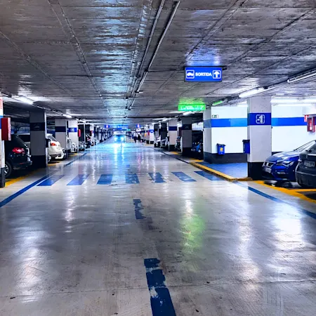 car park right in the historic centre, ideal for visits and local tourism.