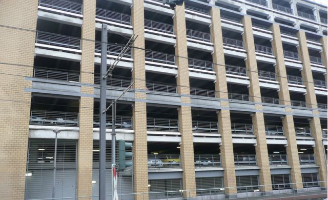 Parkhaus Galerie Wiener-Platz in Köln