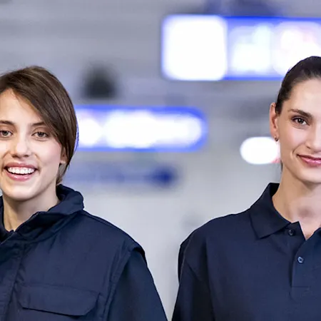 Contipark Team arbeiten zusammen im Parkhaus