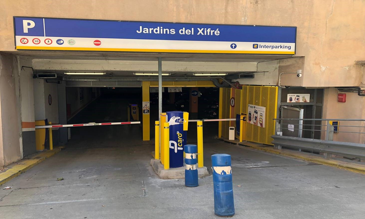 car park convenient, secure and ideally located near the city centre and healthcare services.