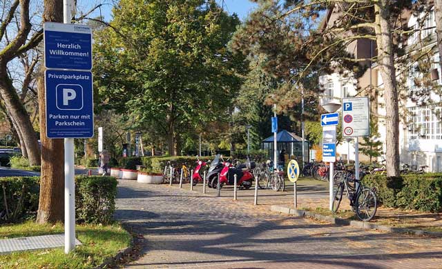Parkplatz Krankenhaus Waldfriede