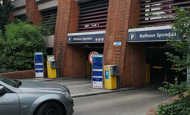 Parkhaus Rathaus Spandau in Berlin