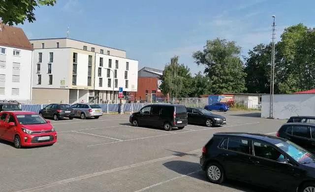 Parkplatz Bahnhof Landau