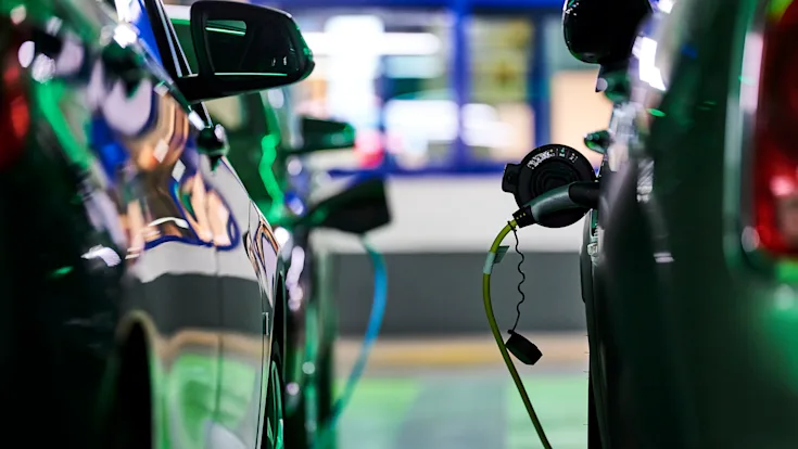 Charging-blur-banner