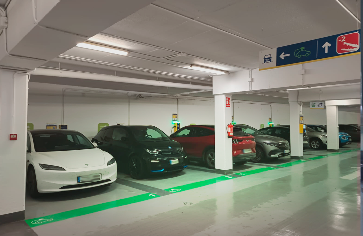 car park convenient, secure and ideally located near the city centre and healthcare services.