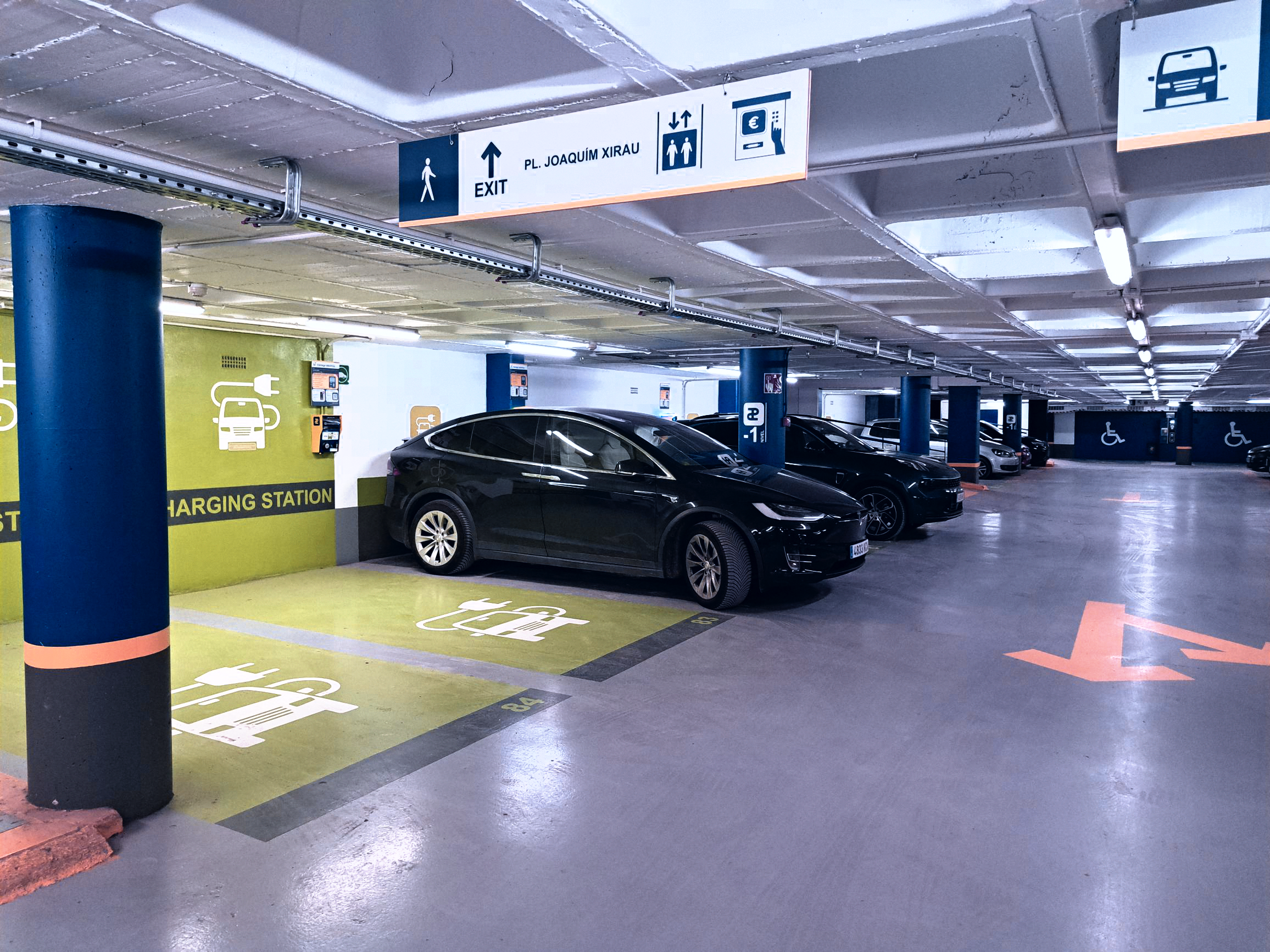 car park convenient, secure and ideally located near the city centre and healthcare services.