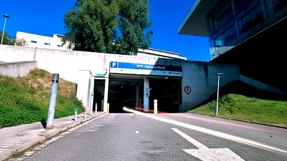 car park convenient, secure and ideally located near the city centre and healthcare services.