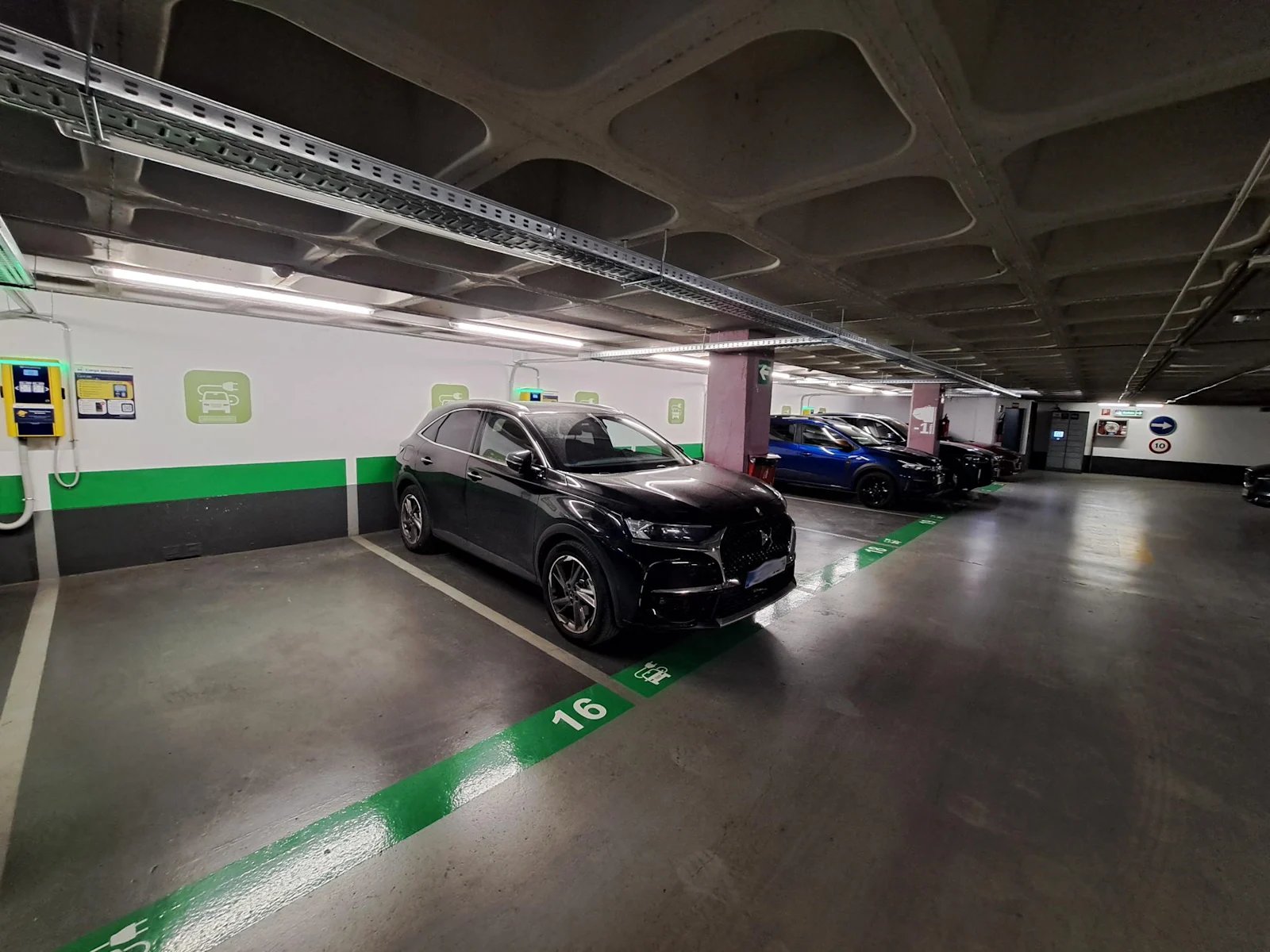 car park  right in the historic centre, ideal for visits and local tourism.