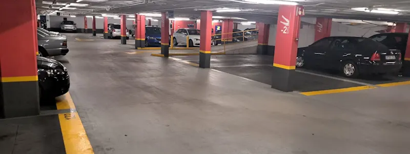 car park right in the historic centre, ideal for visits and local tourism.