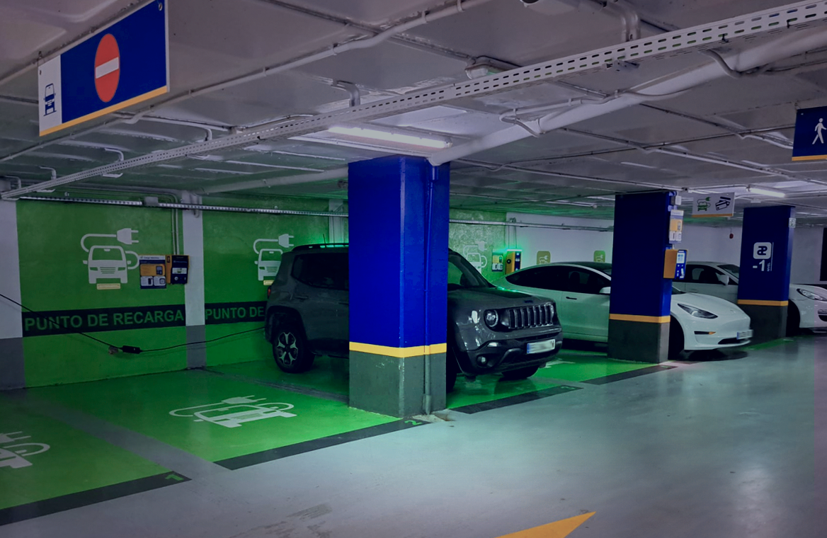 car park convenient, secure and ideally located near the city centre and healthcare services.