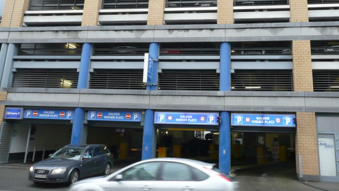 Parkhaus Galerie Wiener-Platz in Köln