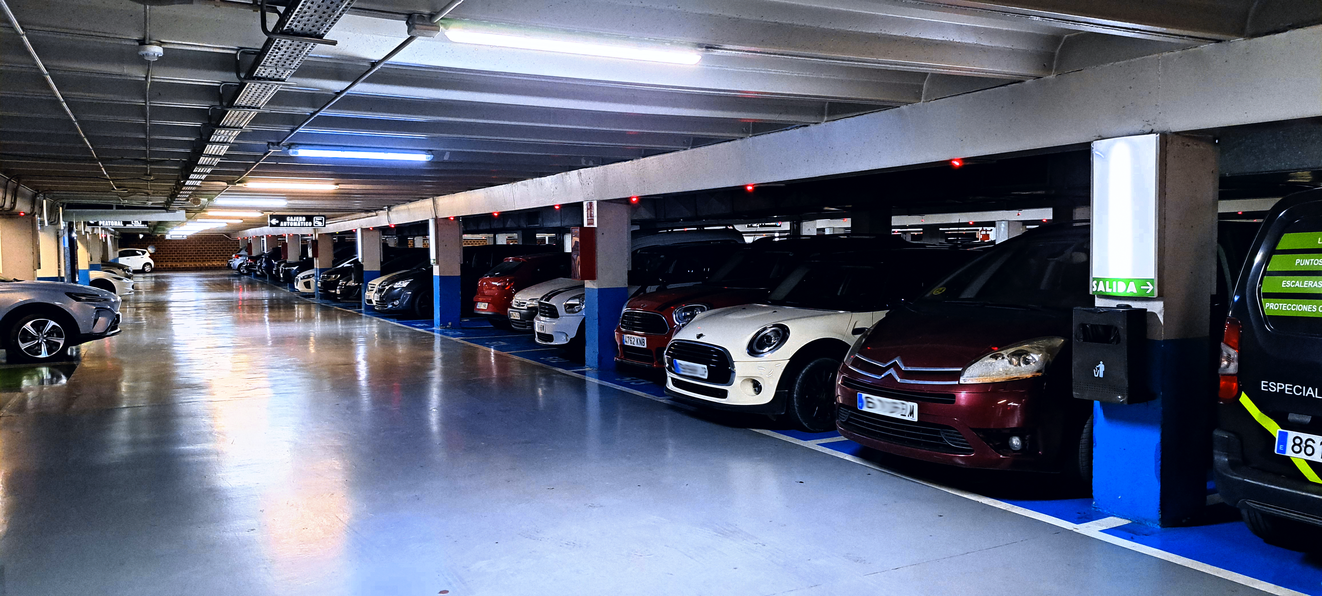 car park  right in the historic centre, ideal for visits and local tourism.