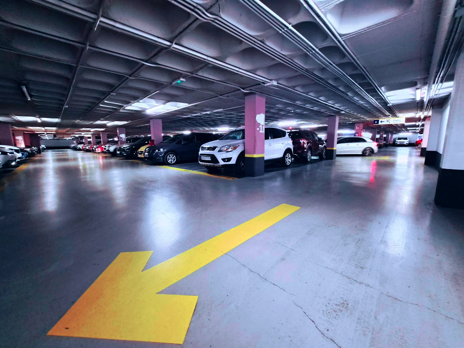 car park  right in the historic centre, ideal for visits and local tourism.
