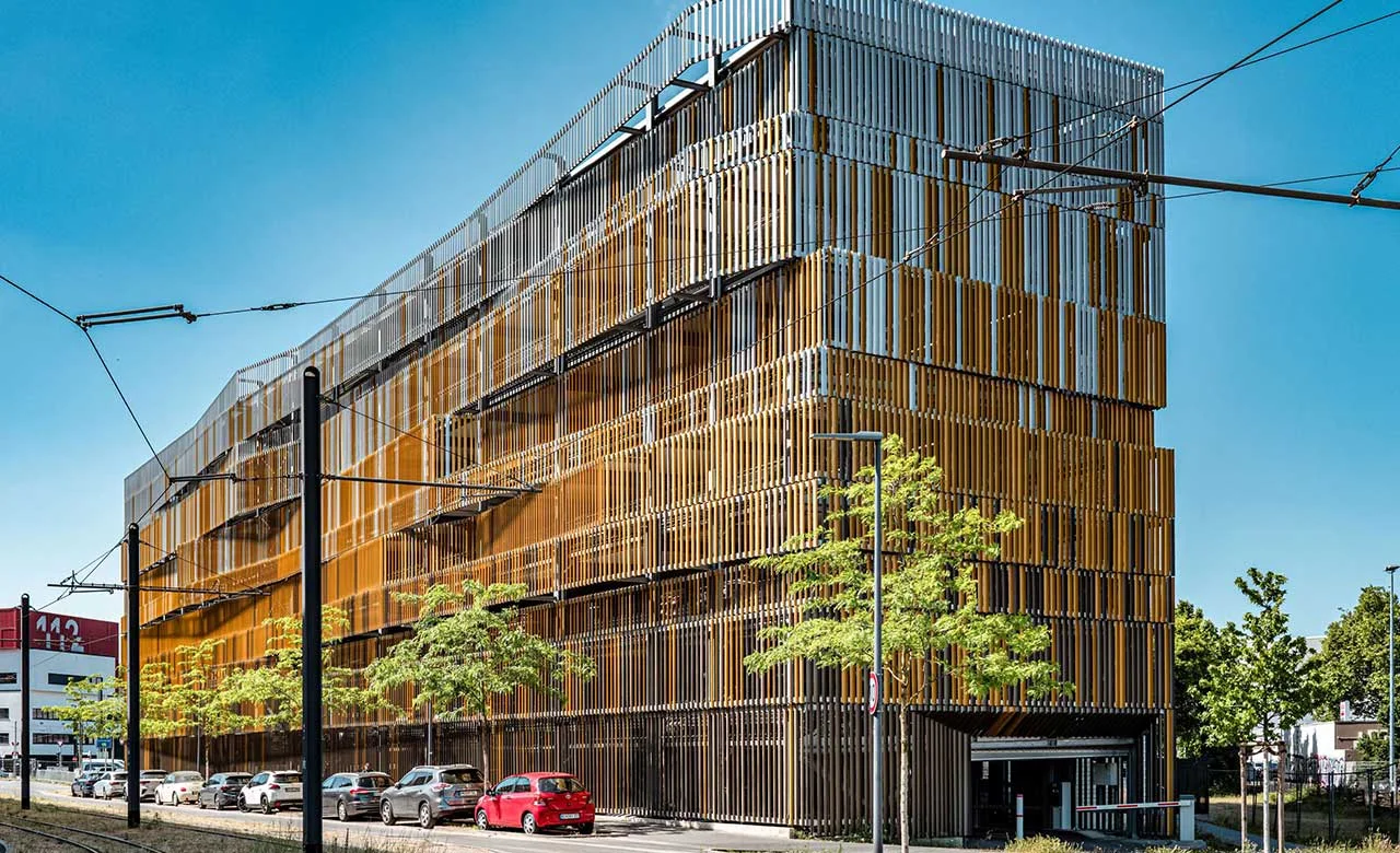 Parkhaus Zollhafen Mainz Außenansicht