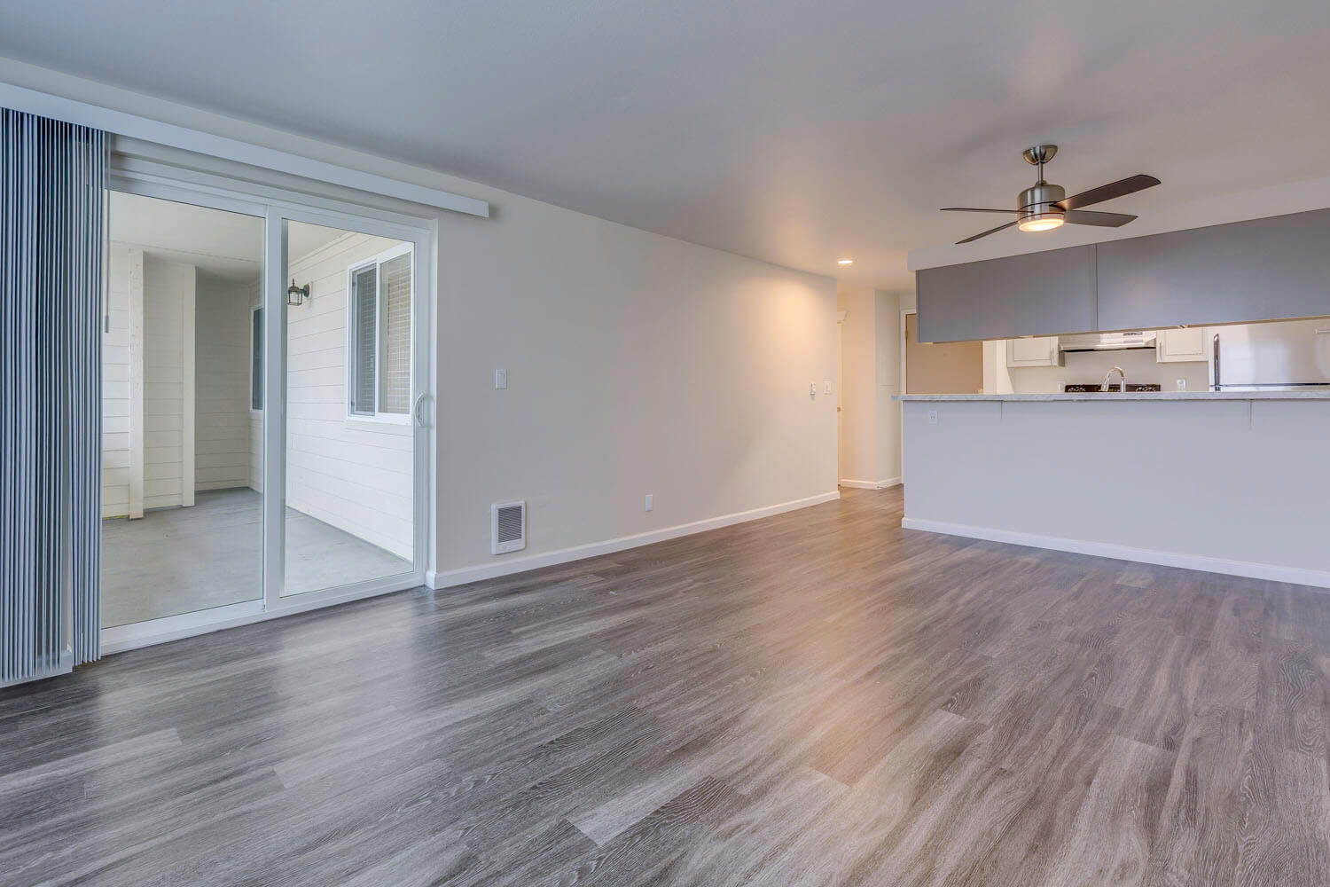 Hill Crest Apartments