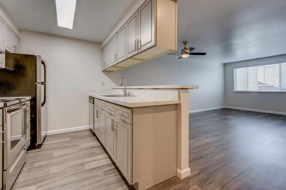 Hill Crest Apartments