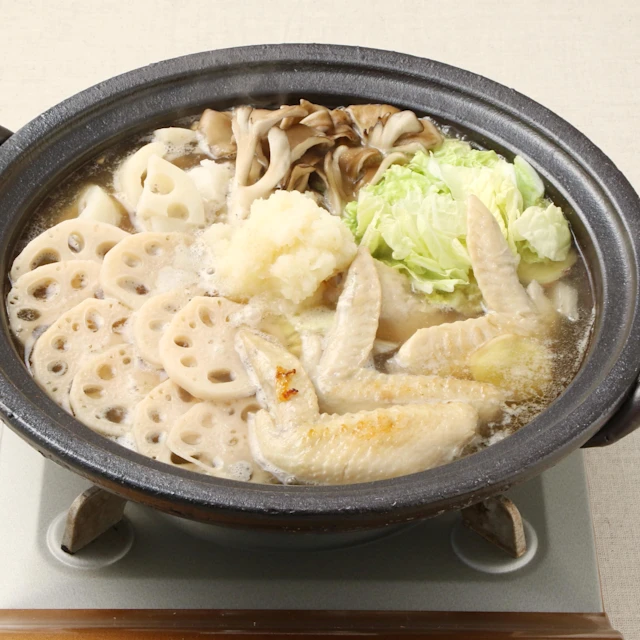 手羽先とどっさりれんこんの地鶏だし鍋