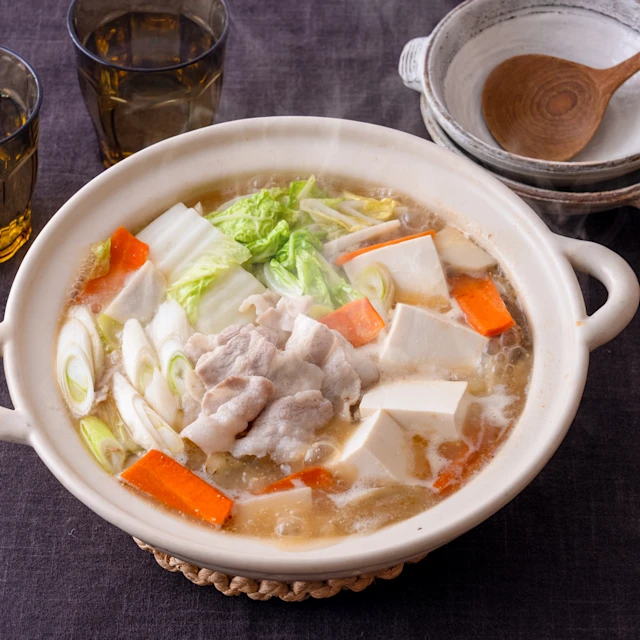 具だくさん!豚バラ香ばしみそ鍋