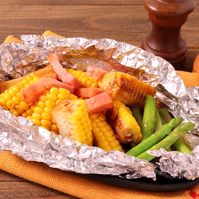 焼肉のたれで!とうもろこしとアスパラベーコンのホイル焼き