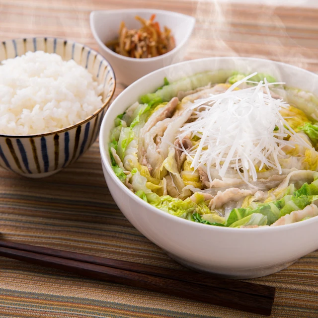 レンジで!豚バラと白菜のミルフィーユスープ