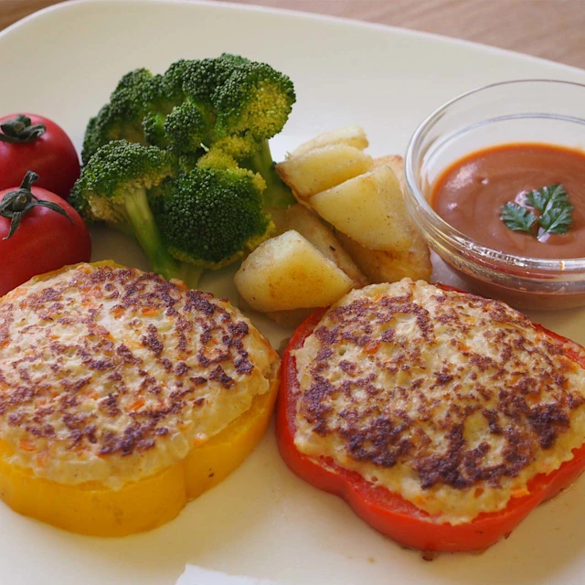 日清オイリオ パプリカのフラワーハンバーグ