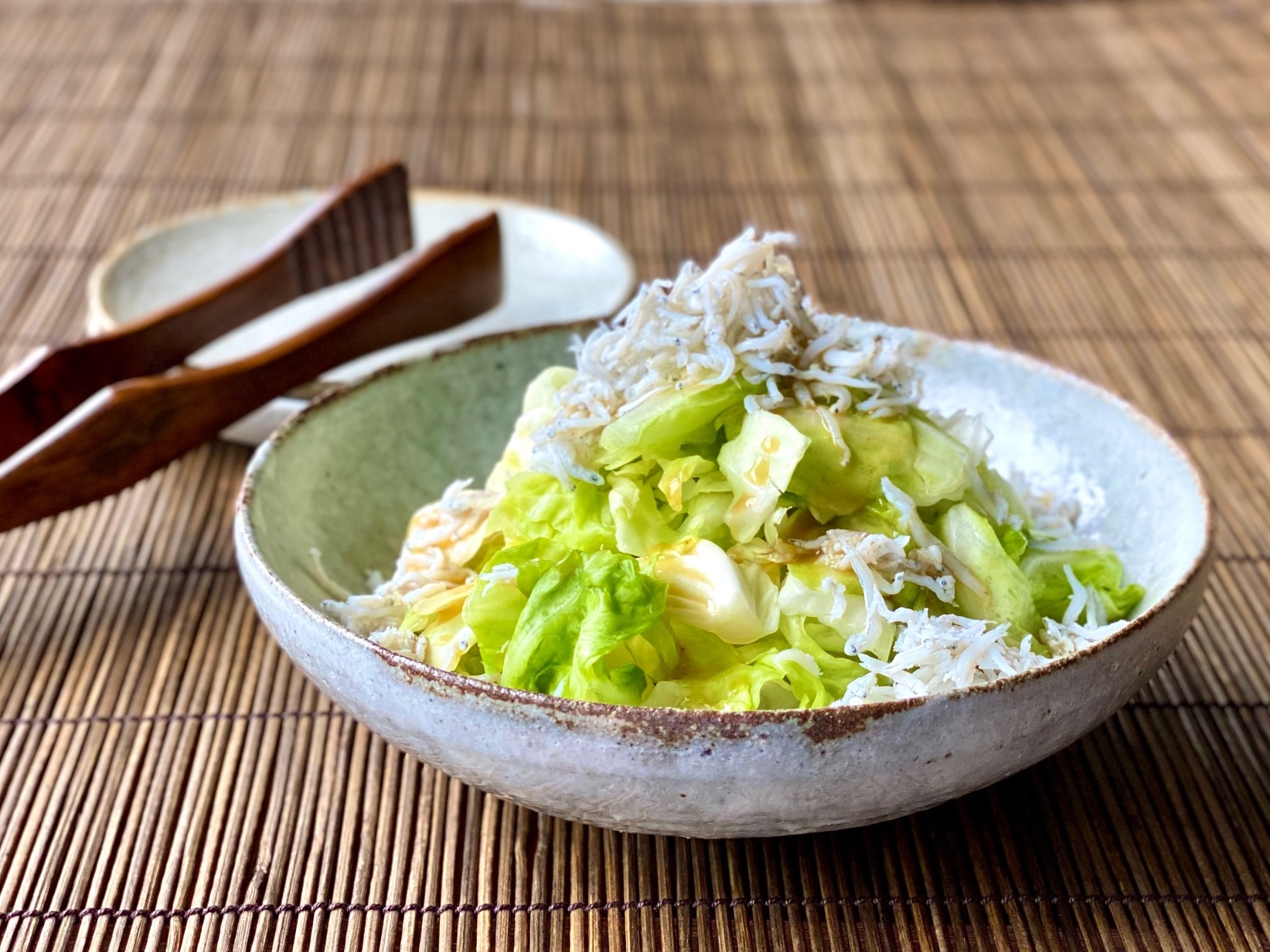 塩もみキャベツとしらすのサラダ