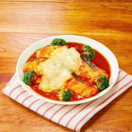 サーモンのトマトチーズ煮