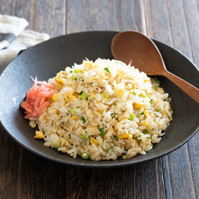 しらすとネギのだしバタチャーハン