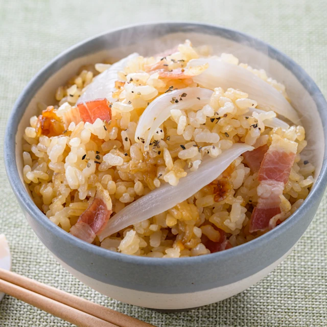 丸ごと新玉ねぎの炊き込みご飯