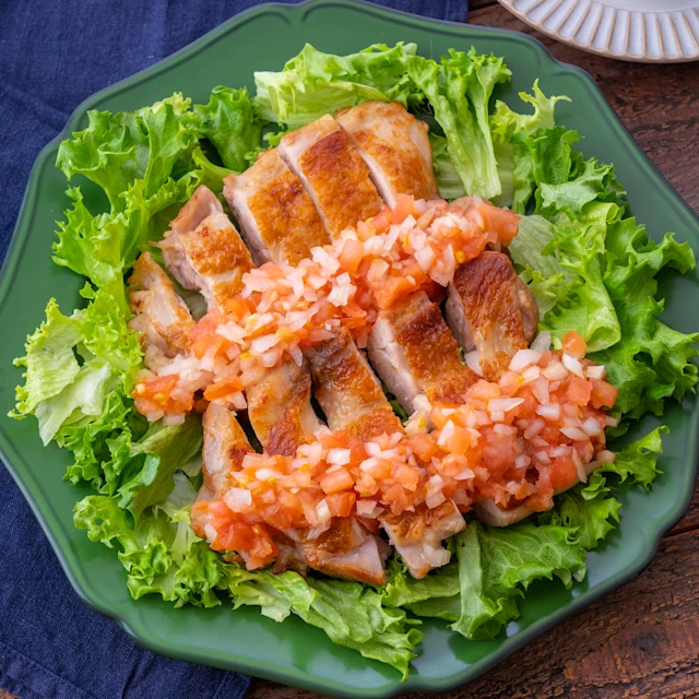 チキンソテー!サルサソースがけ