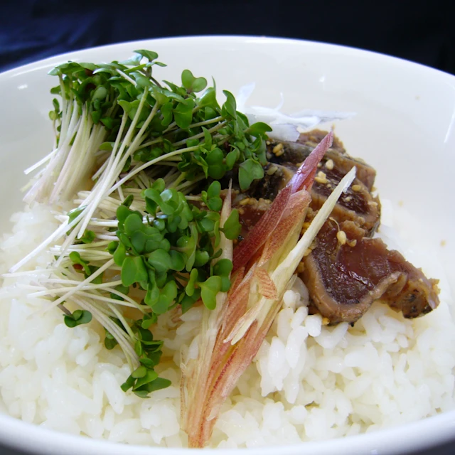 ブロッコリーの新芽 かつお丼