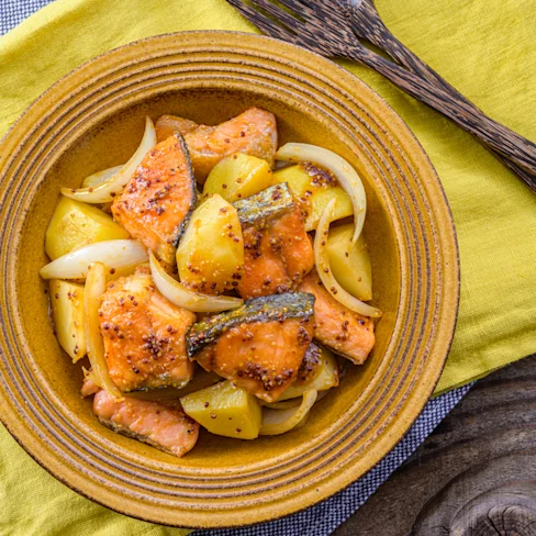 鮭とじゃがいものマスタード炒め