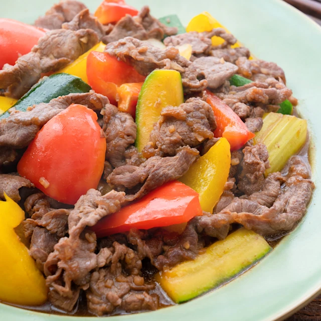 牛肉の彩りオイスター炒め