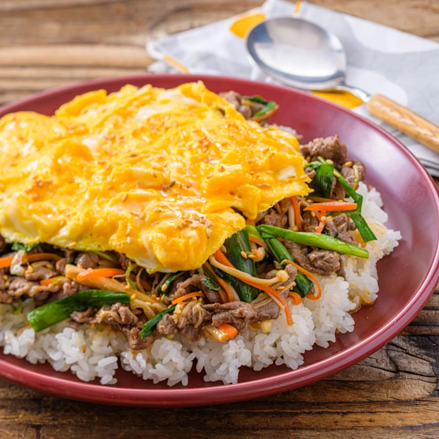 ビビンバ風オムライス