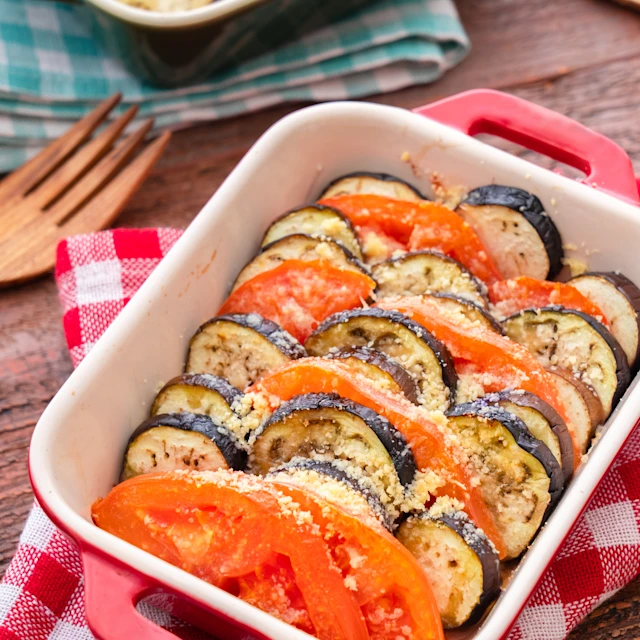 なすとトマトの重ね焼き