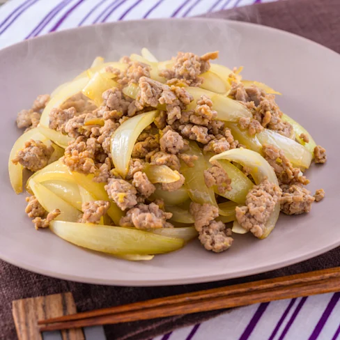 玉ねぎ豚そぼろの生姜焼き