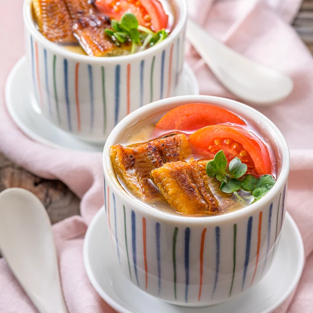 鰻とトマトの茶碗蒸し