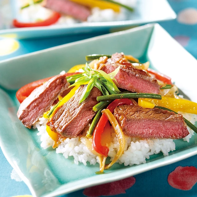 タスマニアビーフと彩り野菜のスタミナステーキ丼