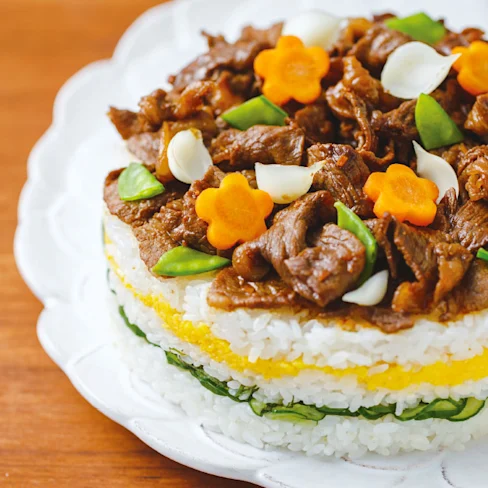 牛肉のケーキ寿司
