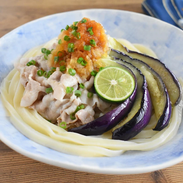 レンジで簡単!豚しゃぶとなすのだしぶっかけうどん