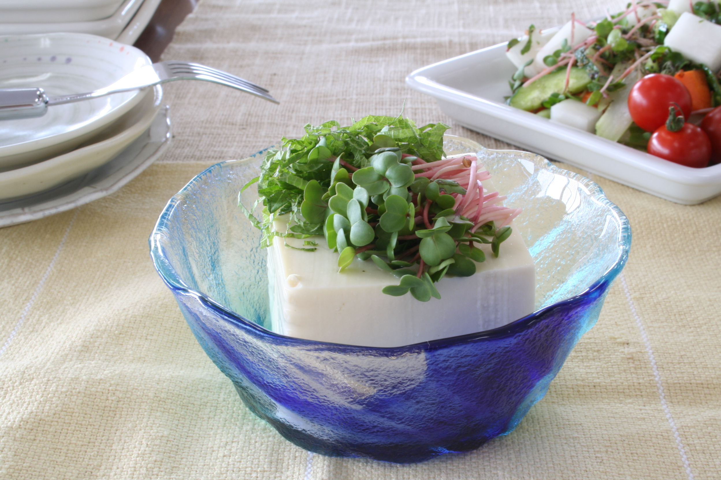 赤ラディッシュの新芽 冷ややっこ